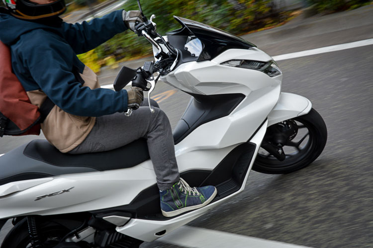 ネオクラシックなスクーター５選 - YouTube