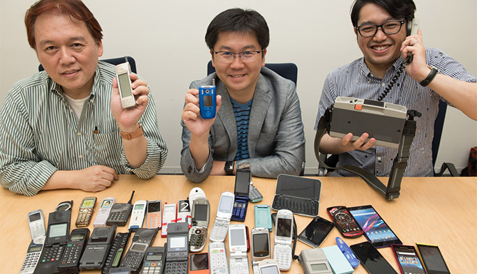 2ページ目 めちゃ懐かしい！ガラケーからスマホまで携帯電話の歴史を振り返ってみた@DIME アットダイム