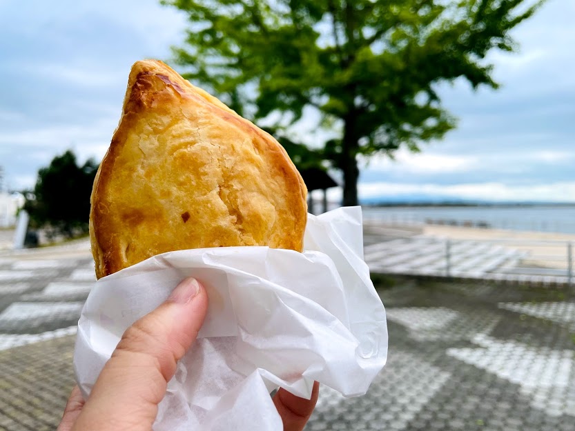 小麦の奴隷 西条店 | こむぎちは🤘 本日の商品紹介は「レレレのレモンパイ」です🍋💛