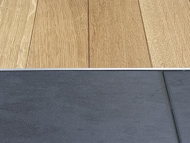 見切り材 東リ LAY見切り フローリング ピタフィー や LAYフローリング 2mm厚 フロアタイル 対応 LMI 210cm 約 2m 木目柄無地調 LMI1本単位カベコレ・壁紙コレクション