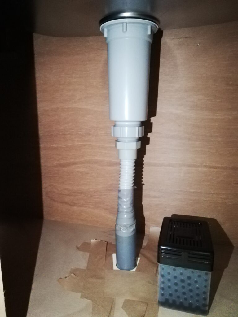 シンクの悪臭は防臭キャップが原因？交換方法やその他の対策について水110番