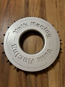 ティールグリーンが映えまくり！ ホイール専用のエアロディスク、左右で色が異なります！Motor-Fan モーターファン自動車関連記事を中心に配信するメディアプラットフォーム