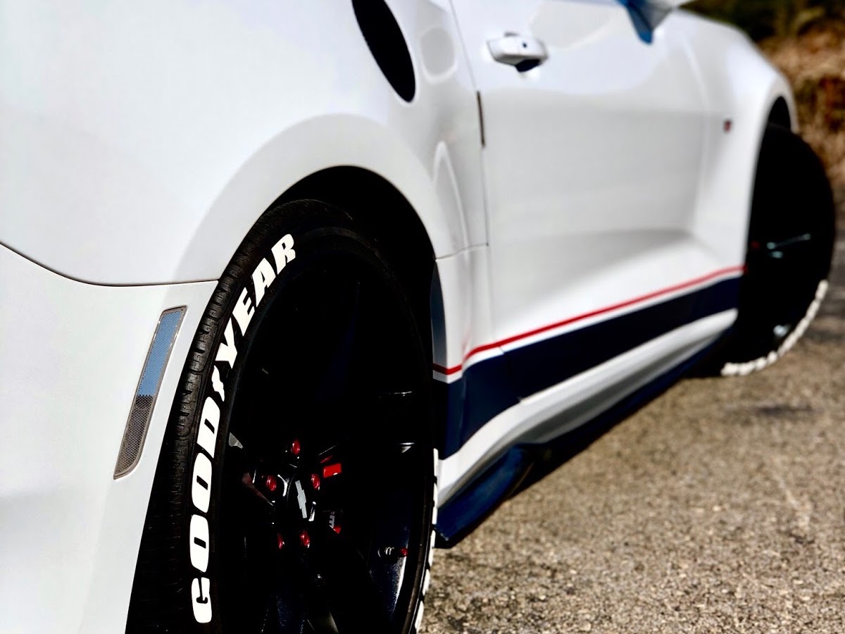 人気のホワイトレタータイヤとは？オススメや似合う車種を紹介 - タイヤワールド館ベスト 店舗Blog