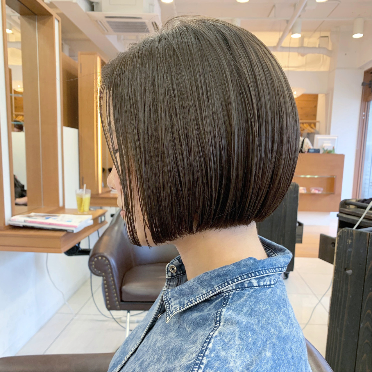 オフィスのまとめ髪ならコレ♡きちんとしていておしゃれなヘアで大人女性にホットペッパービューティーマガジン