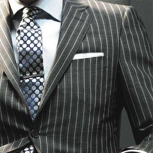 保存版 ブラックスーツを賢く活用してビジネスでライバルに差をつける方法 - オーダースーツSADA