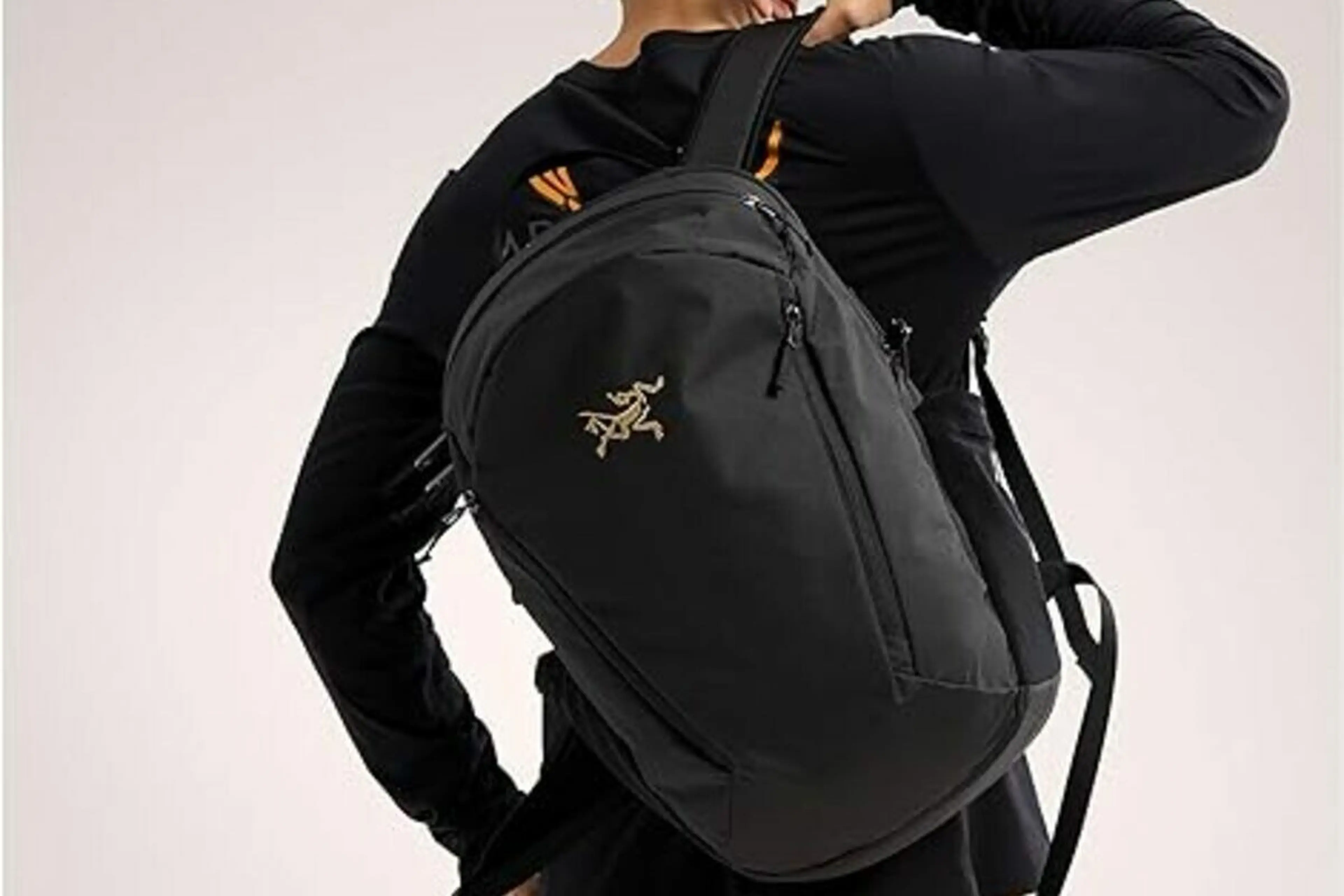 Amazon.co.jp:BUKKUUEリュック メンズ ビジネスリュック 防水 大容量 多収納 軽量 バックパック 多機能 リュックサックバッグ 撥水加工 盗難防止 耐衝撃 弁当収納 通勤 通学 出張 旅行 人気 おしゃれ 男女兼用 防災 ブラック : ファッション