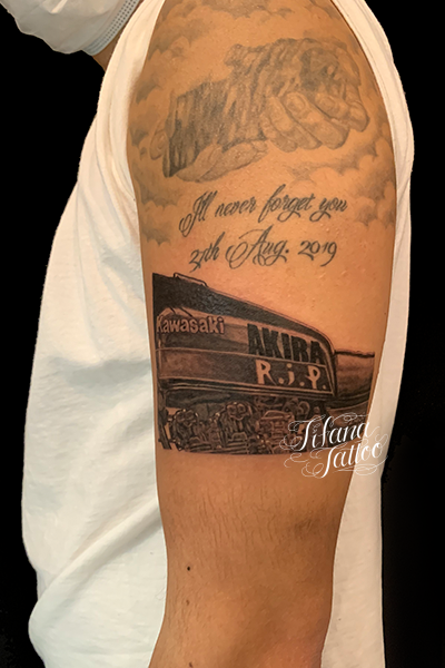 素敵すぎるバイク女子 背中にはドラゴンの刺青。カスタムされたHONDA CB350。 - LAWRENCE - E-RIDE x LIFESTYLE+ α