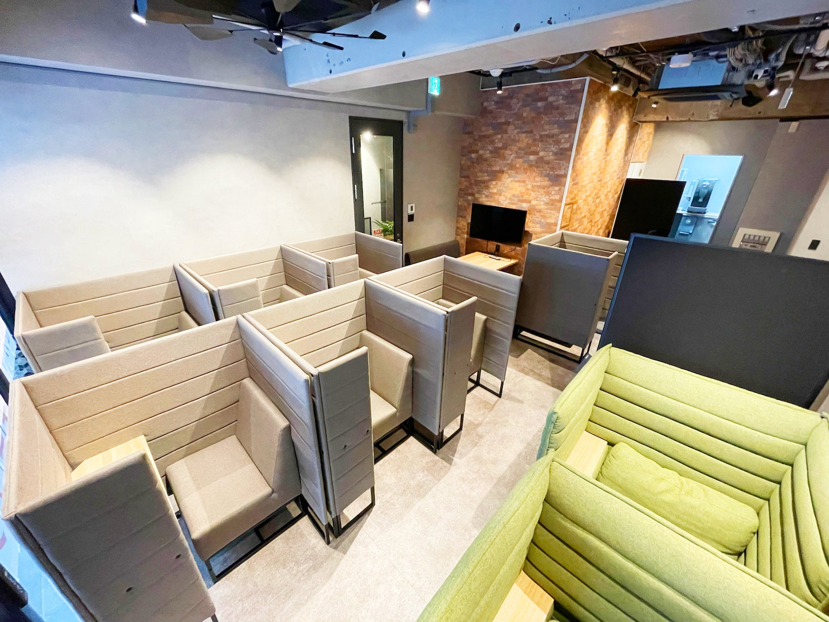 FEEEP東京八重洲 日本橋 店1名用完全防音個室8 PS日本橋駅¥1,000