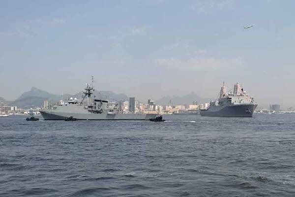 ブラジル－ペルー：潜水艦と水陸両用艦の交換