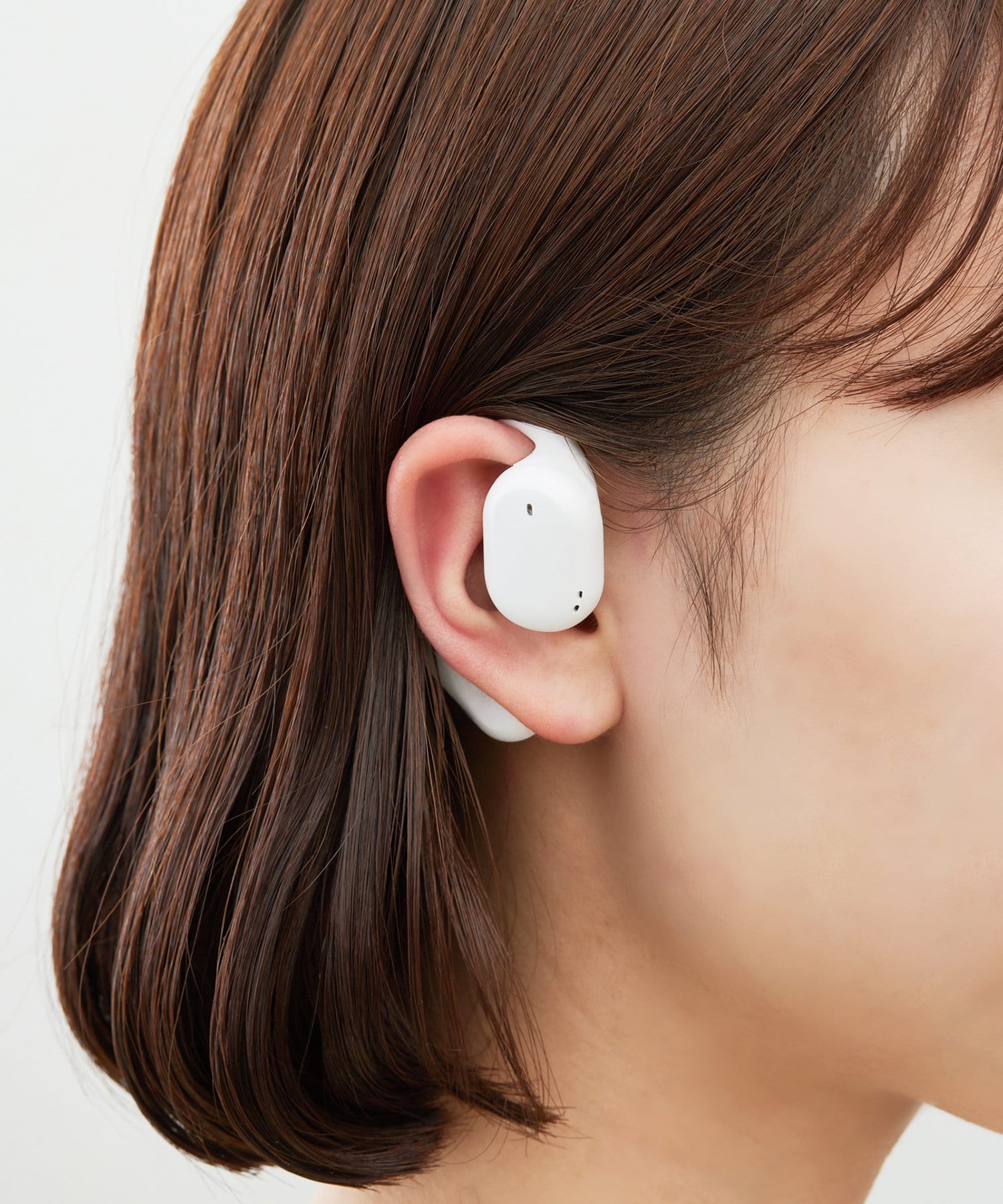 イヤホンの着け方、間違ってない？落とさず、実力も引き出す“正しい装着”を再確認 - PHILE WEB