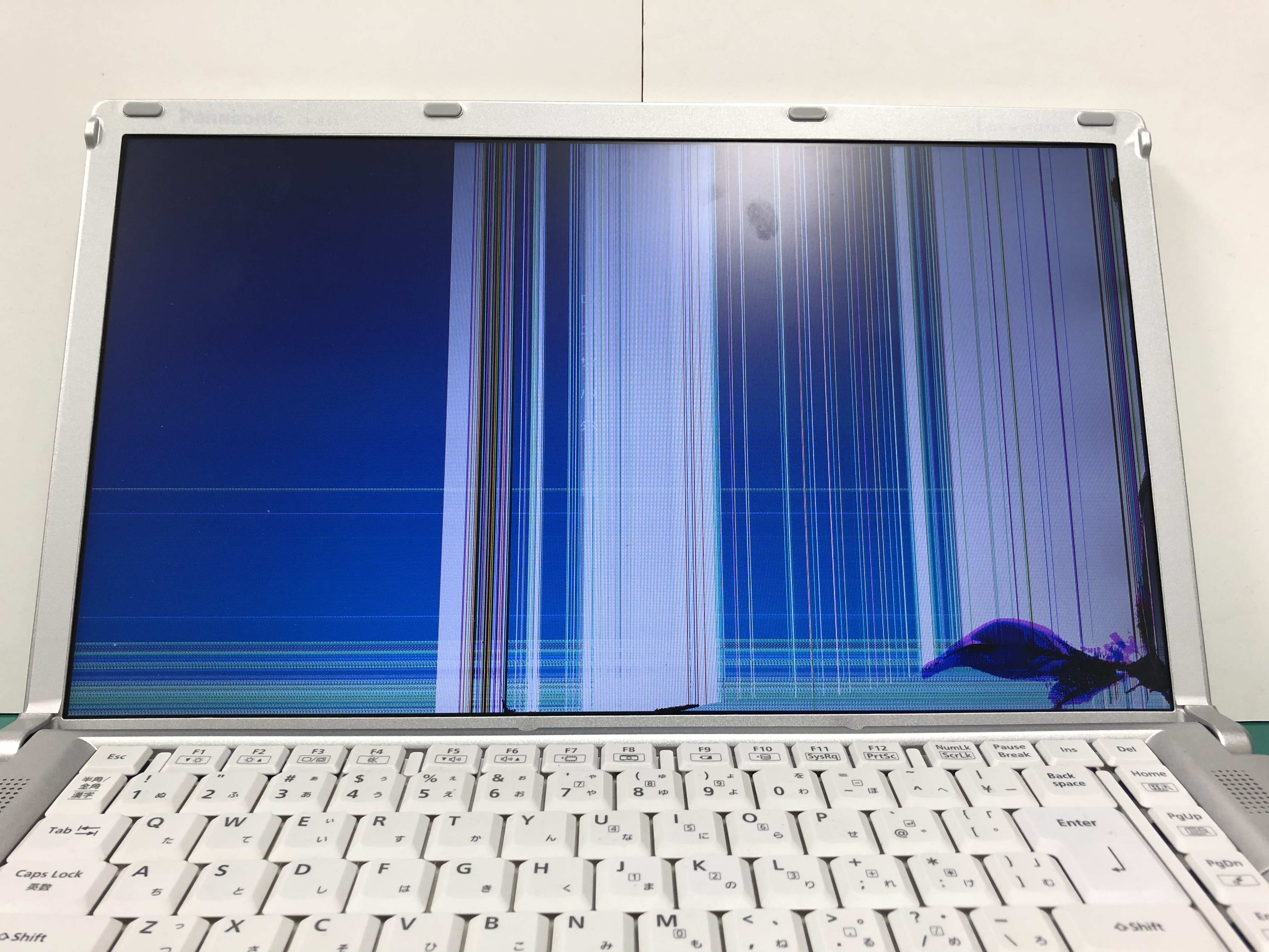 ノートパソコンの液晶ディスプレイが駄目になった場合の対処方法 - PCまなぶ