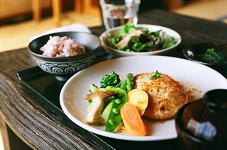 そらのね 三島】女性店主による体が喜ぶ季節のお料理で心もほっこり！ もぺもぐ