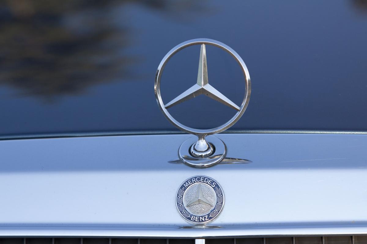 Mercedes-Benzのエンブレムに込められた意味。シュテルン天王寺 公式