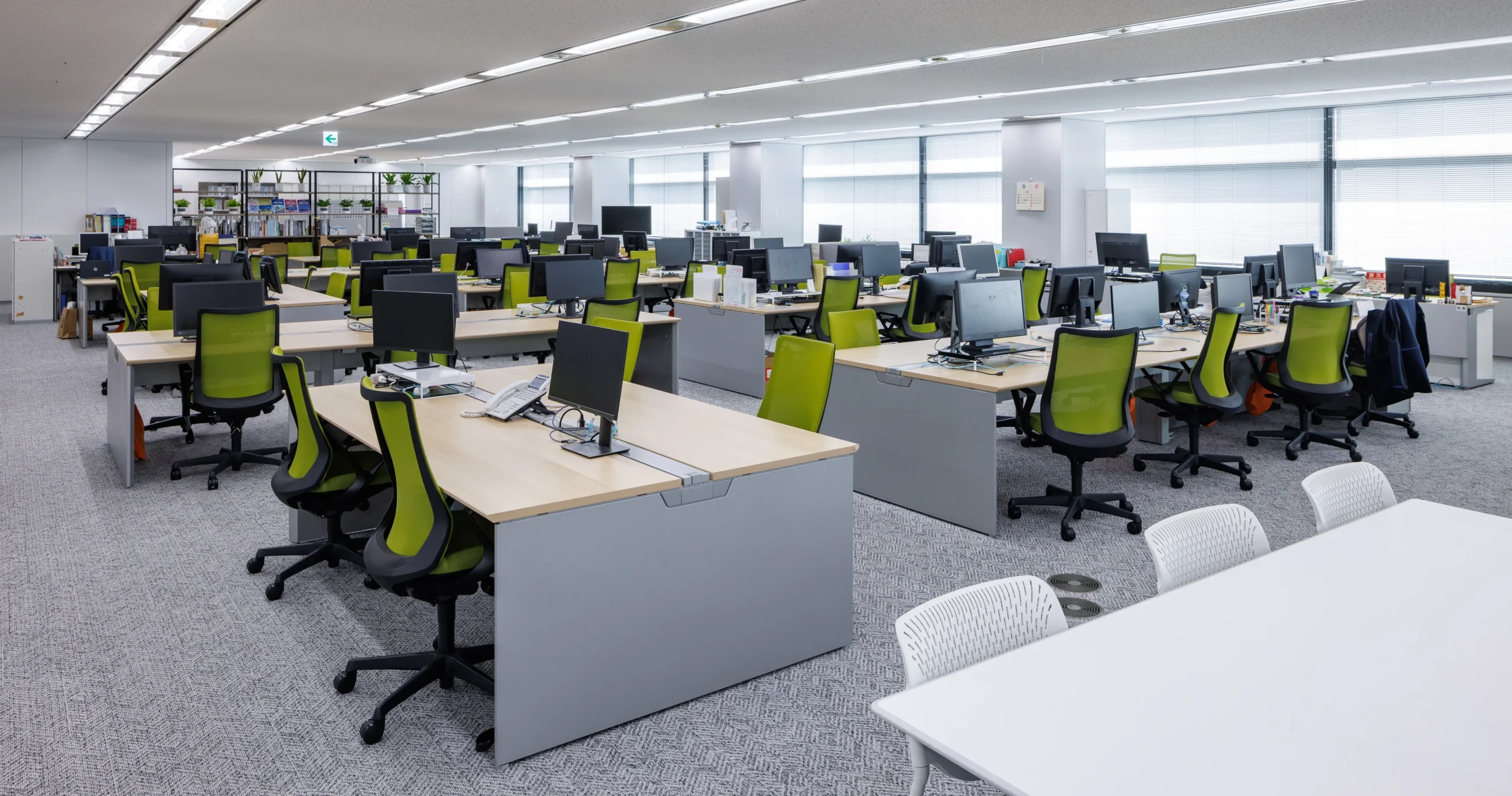 オフィスレイアウト事例 ～狭い事務所編～