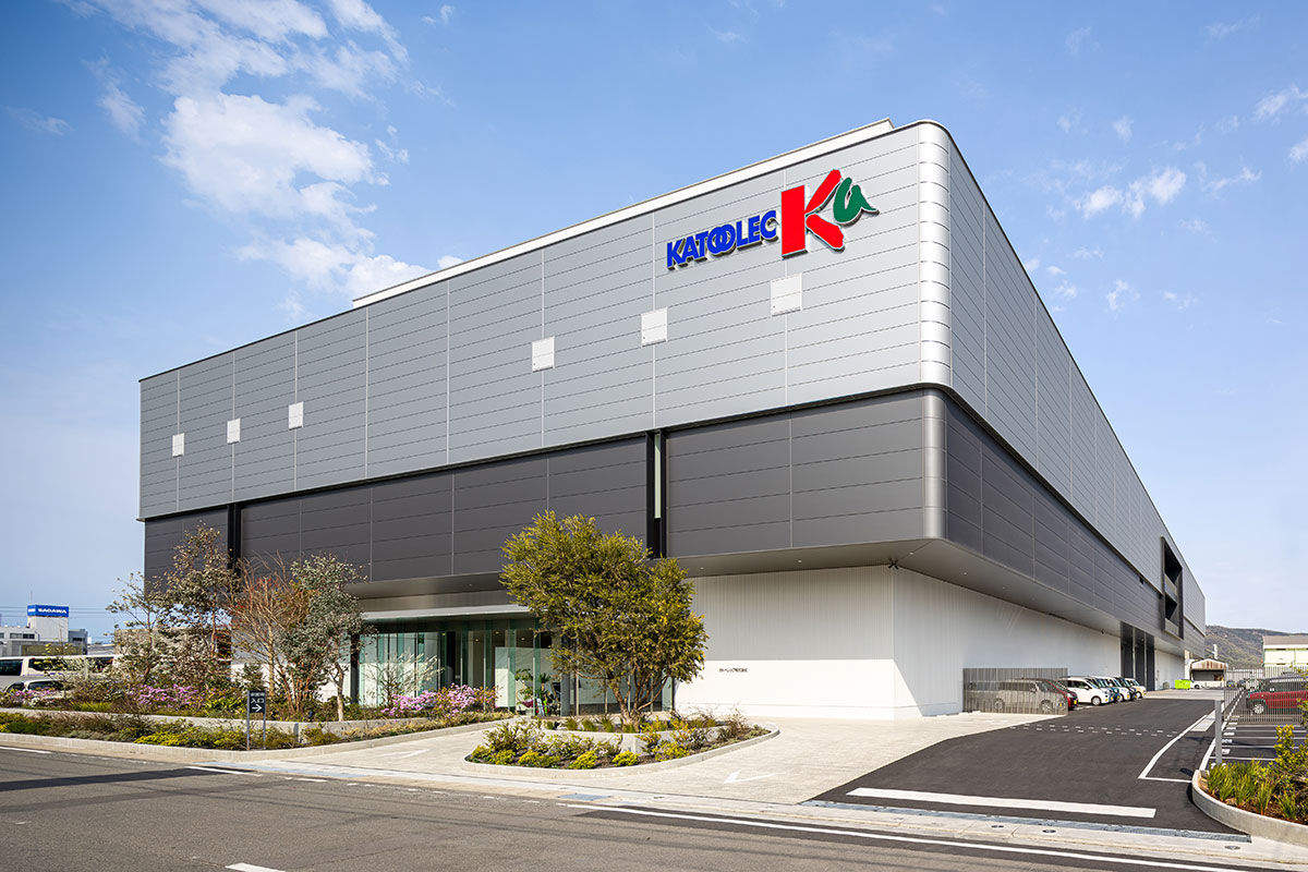 こんばんは いつも投稿をご覧いただきありがとうございます😊 さて、2025年の春カタログが完成しました！ 弊社オススメの商品が目白押しです😊 WEB カタログもホームページに掲載しています お時間のある時にぜひご覧ください✨高松商事高松商事株式会社soeas