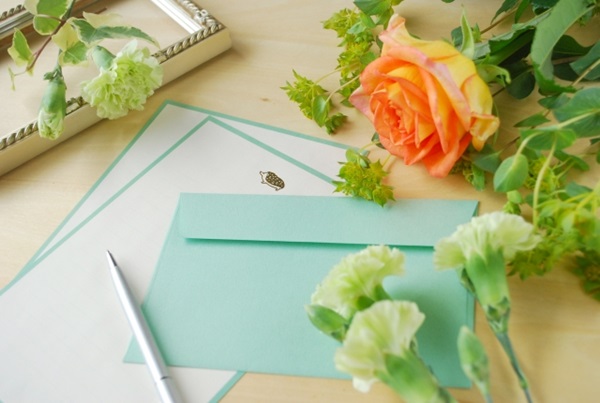 定年退職 送別会 や還暦や古希のお祝いに贈る「よせ額“似顔絵”」