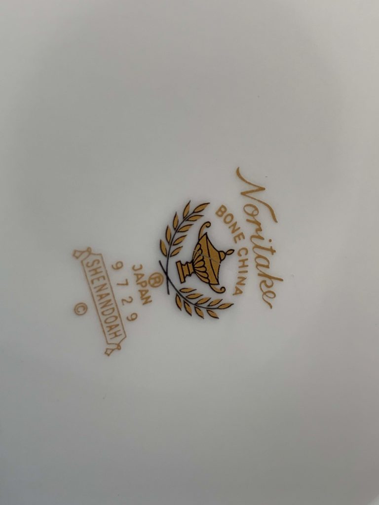 ノリタケ日本陶器会社日陶マークシュガーポット