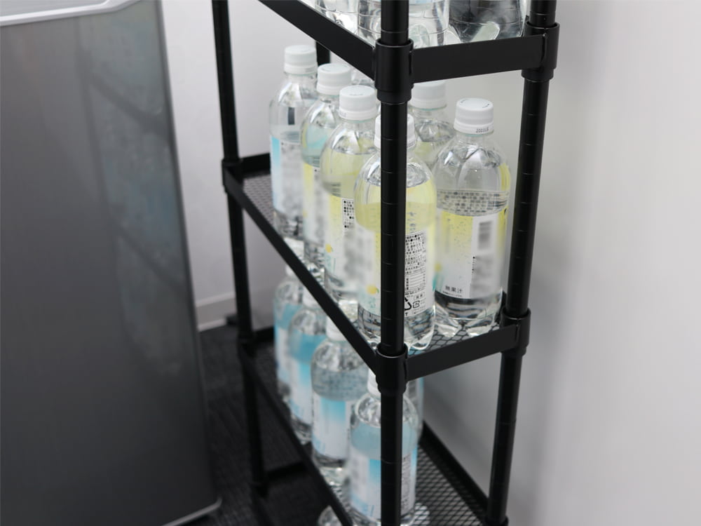 取り出しやすいペットボトル収納26選！スリムラックや100均アイテムなどRoomClip mag暮らしとインテリアのwebマガジン