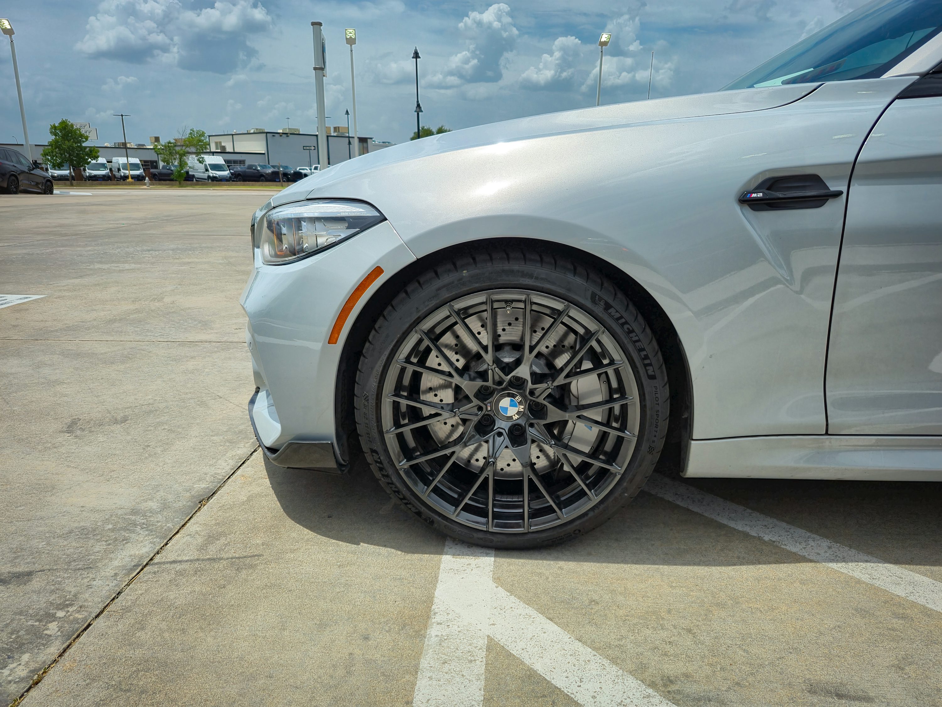 シルバーのホイールでワンランク上のカスタマイズ提案！！ - タイヤワールド館ベスト 店舗Blog