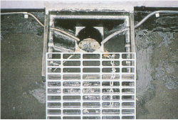 床版用排水装置橋梁テクノ株式会社