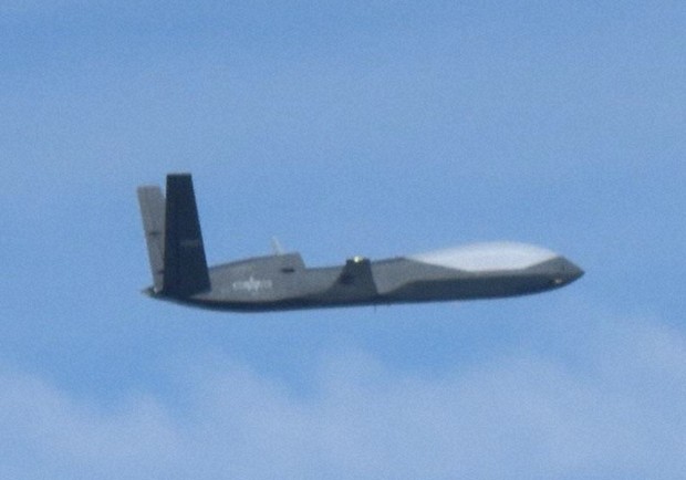 川崎重工、AI搭載の戦闘支援無人機のコンセプト初公開 日英伊共同開発の次期戦闘機との連携目指す 高橋浩祐- エキスパート - Yahoo!ニュース