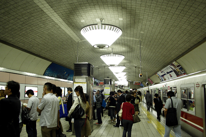 終電延長実験、約4千人が利用 大阪メトロ - 日本経済新聞