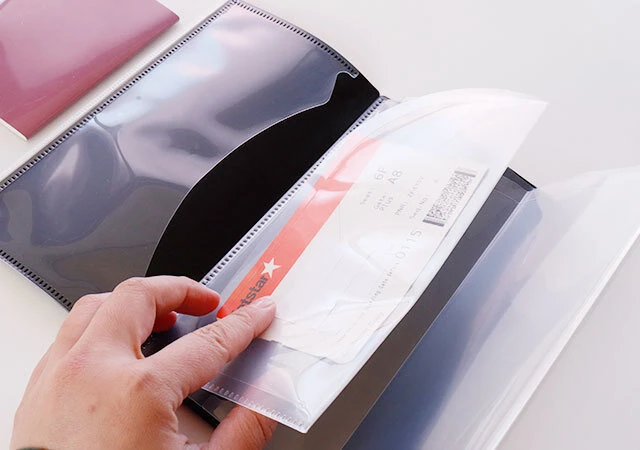 チケットホルダーは100均ダイソー・セリアのどこで売ってる？売り場や正直すぎる使用感レビューを紹介！100均レビュー研究所