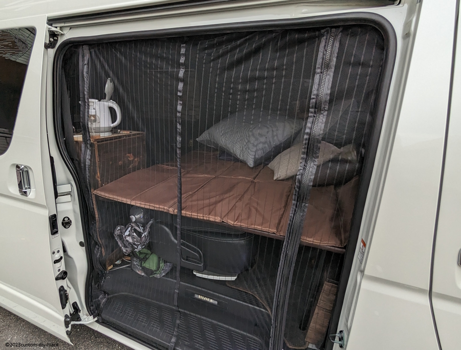 目隠しにもなる『車中泊用のプラダン網戸』簡単に自作する方法旅遊び 旅と遊びを楽しむために