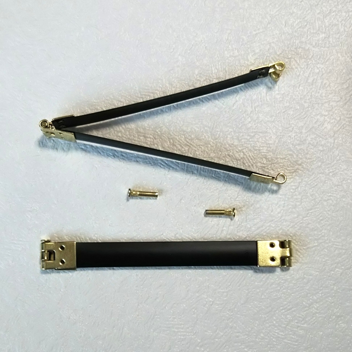 セリアのウィリアム・モリスの「眼鏡ケース」がおしゃれ！ 全2種2ページ目LIMOくらしとお金の経済メディア