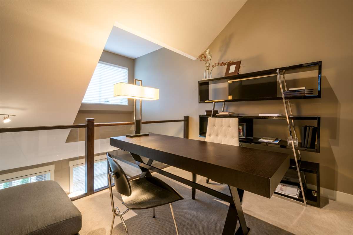 コンテンツクリエイターの秘密基地。10畳ワンルーム・一人暮らしのインテリアgoodroom journal