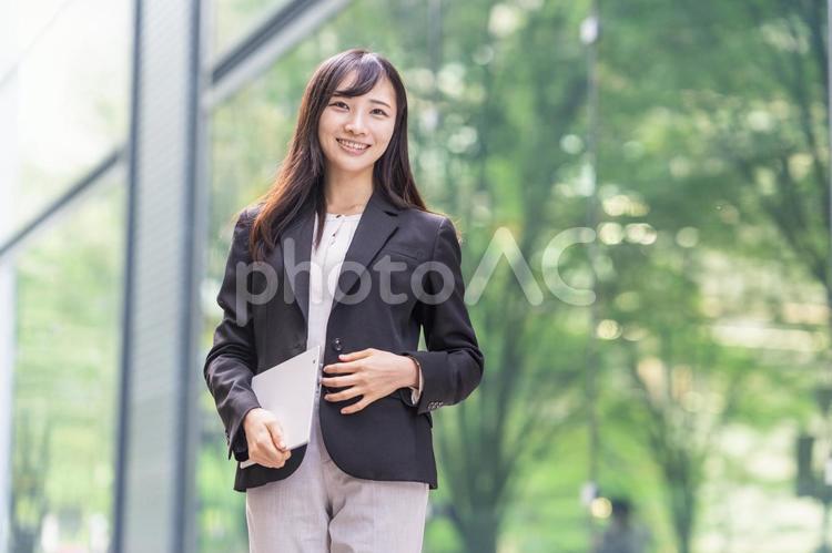 キャリアウーマンの服装の選び方とは。NYの女性に学ぶ大人の通勤服Re.muse ladies' blog