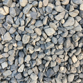 黒砕石🪨少量ですが、販売しております✨ ただいま大変希少となっております💦 ご注文はお早めにどうぞ😊 新潟県下越地区での生コン、骨材、エクステリア資材のことなら齋藤建材にお任せください！・コンクリートを打ちたいけどどこに頼めばいいかわからない ・生コンを