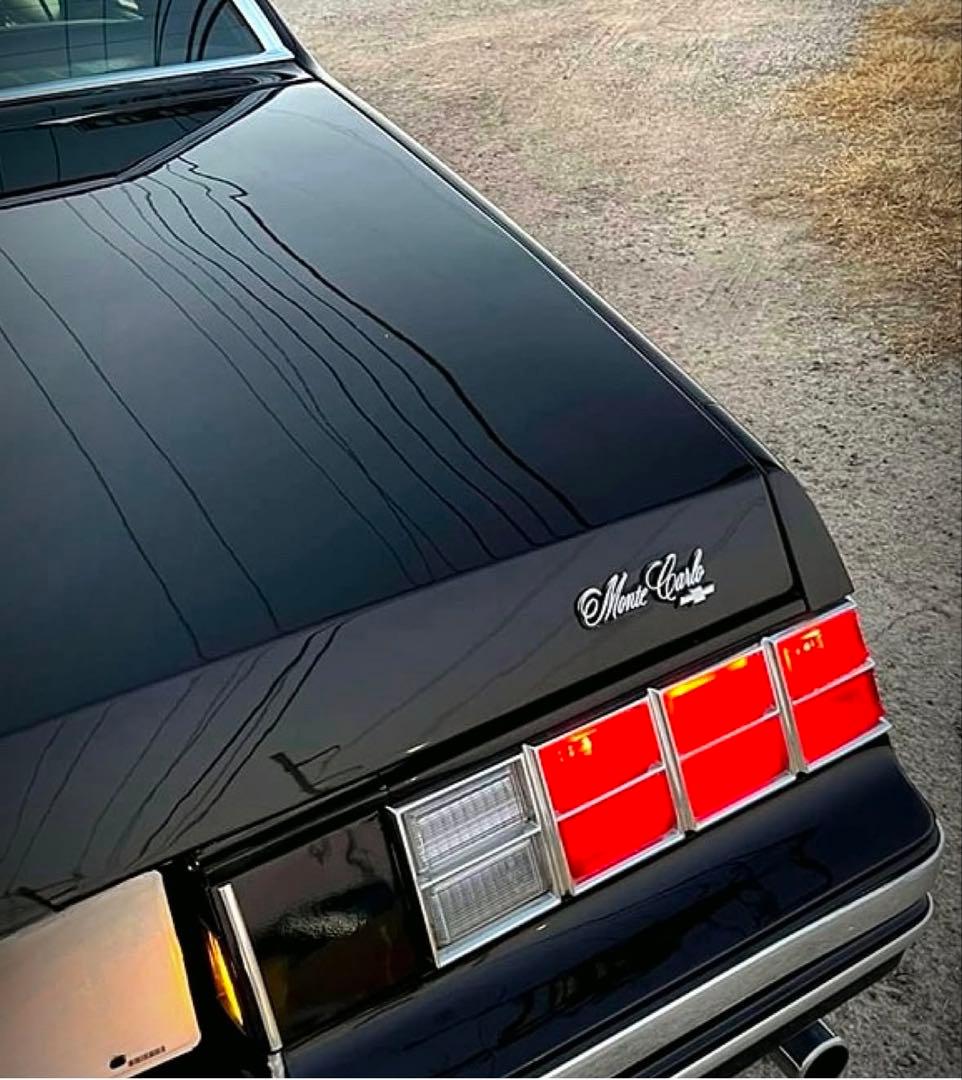 シボレー モンテカルロ ローライダ