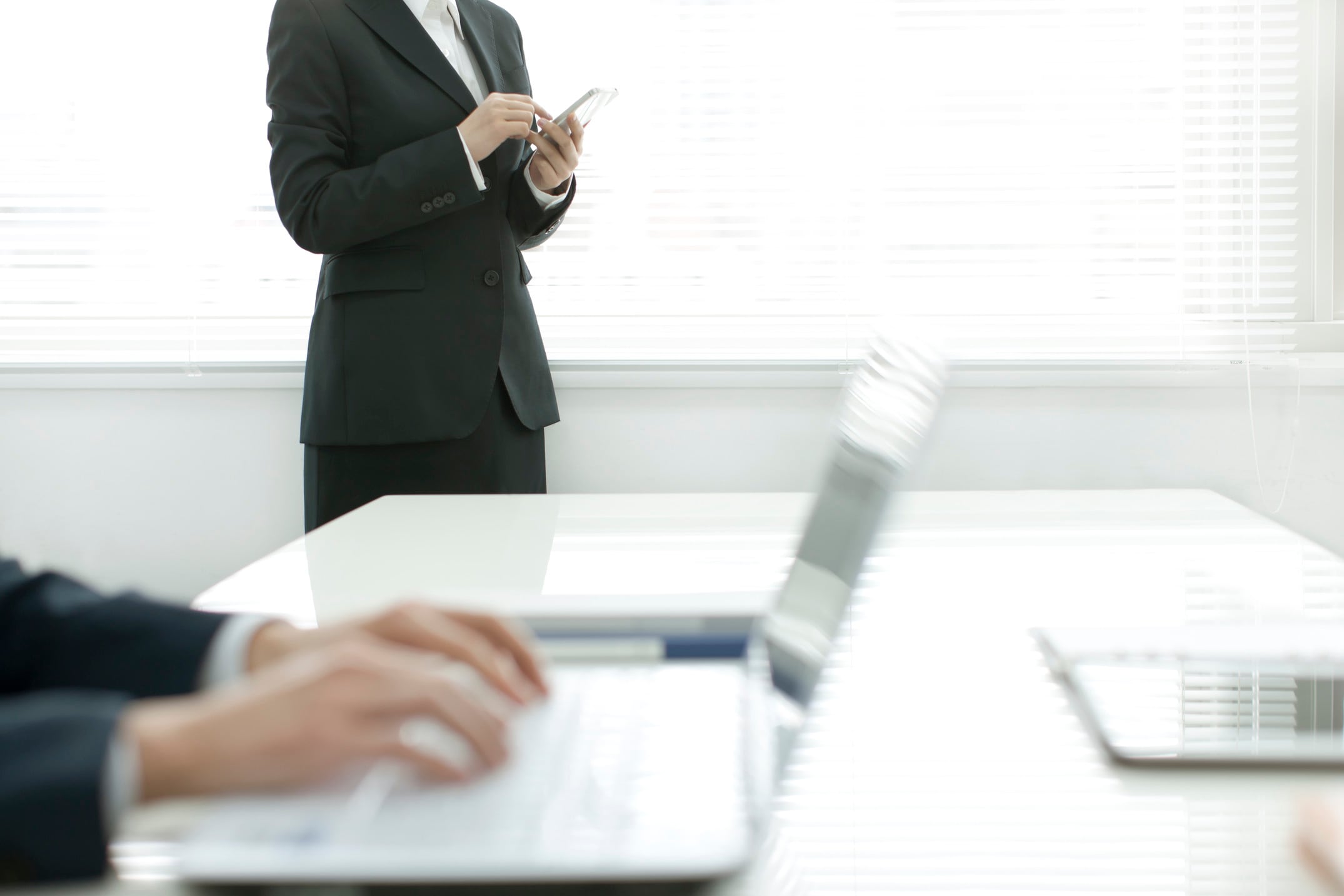 小口現金はデメリットが多い！小口精算をなくす方法を解説 - 起業ログ