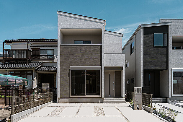 ゴールデンハウス小坂井(豊川市伊奈町佐脇原)の建物情報｜住まいインデックス