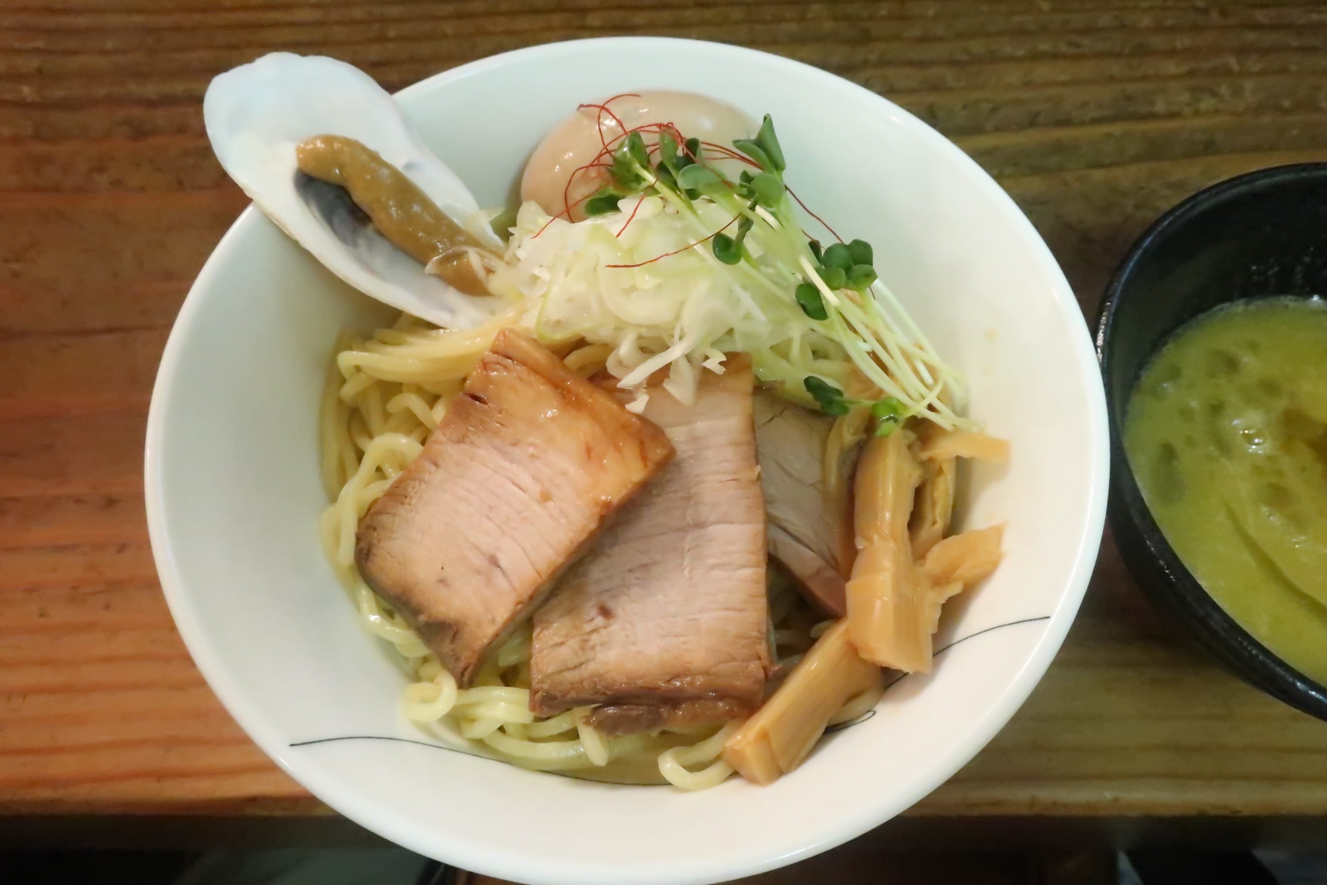 貝ガラ屋町田 本日よりつけ麺を常時販売いたします！ お待ちしております！ @kaigaraya_machida_ramen 町田市中町1-19-6定休日:月・金 営業時間はアップします貝ガラ屋町田町田グルメ町田ラーメン貝ガラ屋濃厚牡蠣ソバ町田シバヒロ