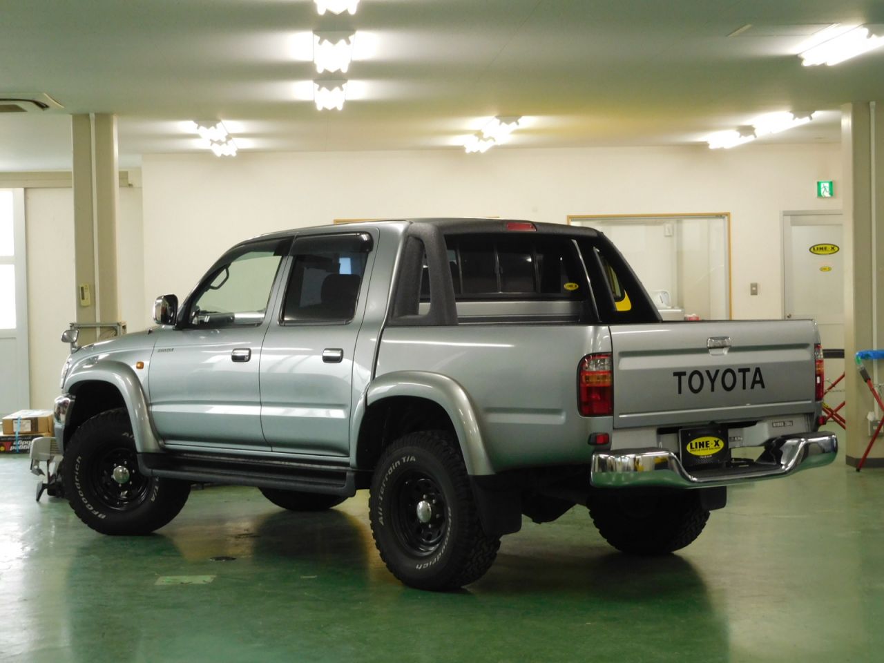 ハイラックス はサーフィン向きの車なのか？全長サイズ＆荷台寸法徹底調査！ - サーフィンと車