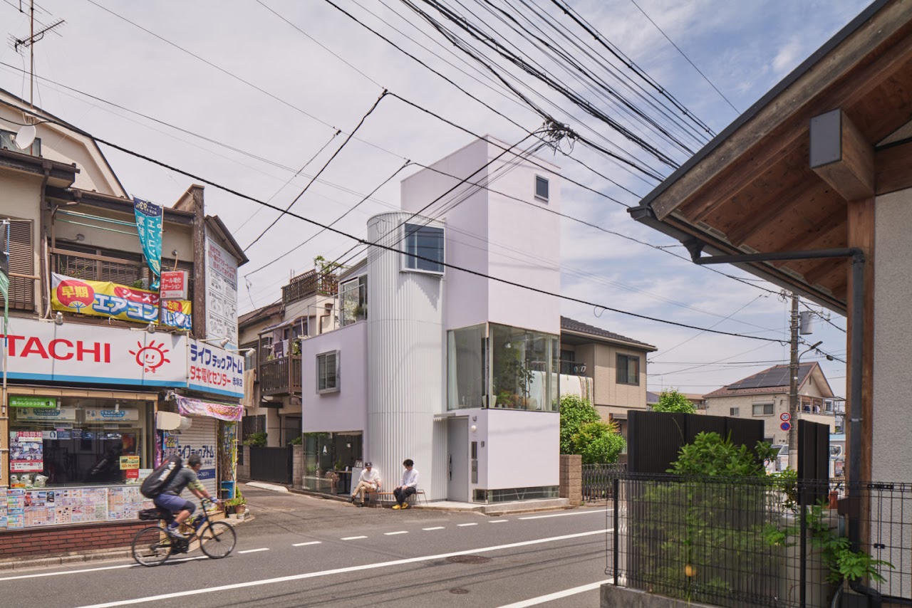 750個の石をネックレスのようにつるす万博休憩所、若手20組の1組である工藤浩平氏日経クロステック xTECH