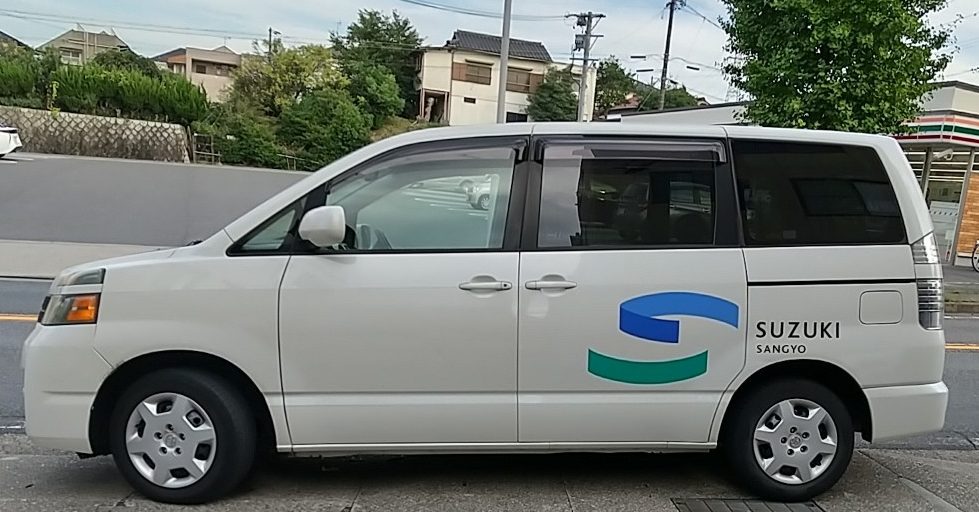 中国の自動車メーカのロゴと非常に似ている外国の自動車メーカのロゴ比較 - DNA