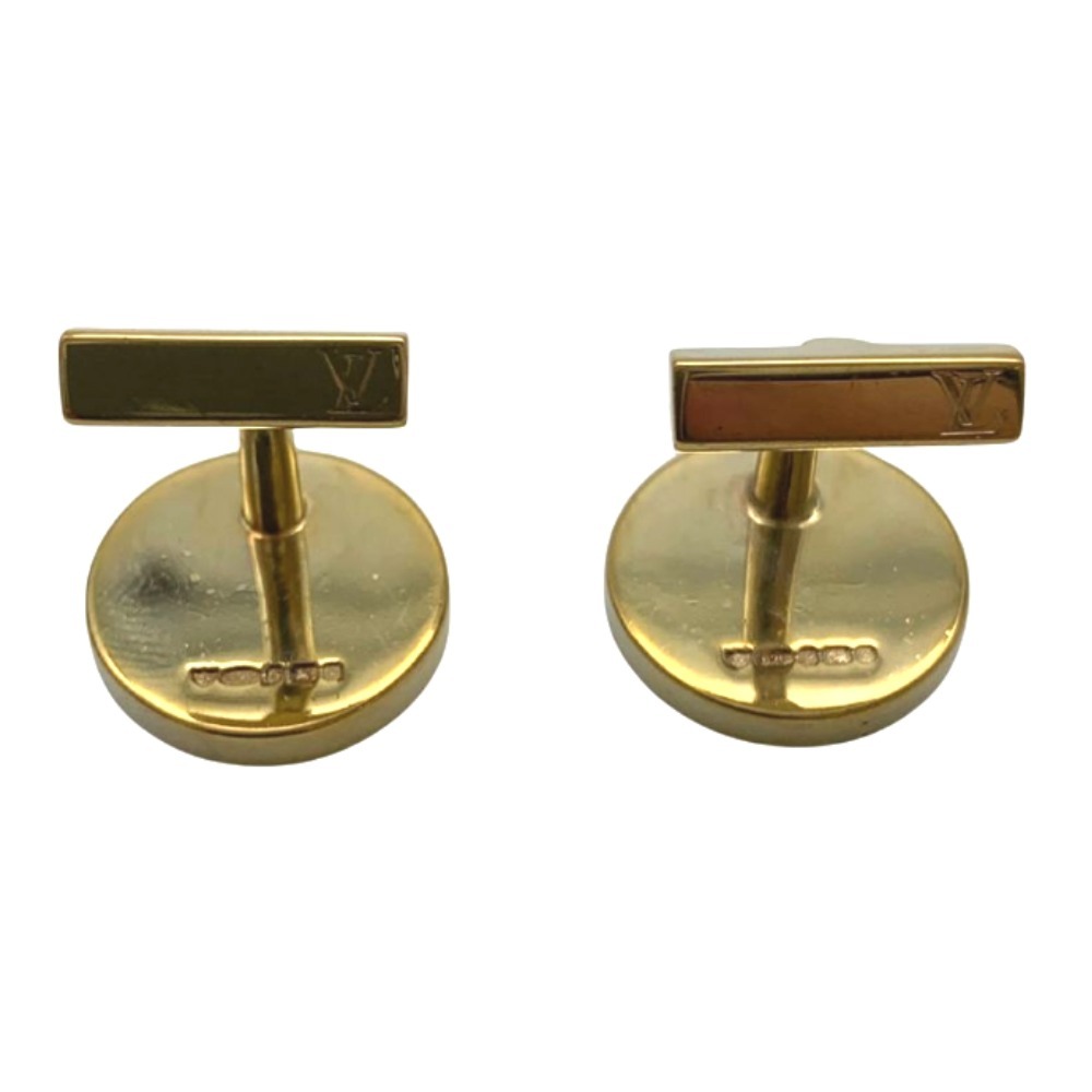 粋なアクセント カフスボタンで袖口をオシャレに演出する基本知識＆おすすめ９選 - 紳士のシャツ –国産ニットシャツ専門店『ITOHARI』が運営する、シャツ中心のモノ系メディア