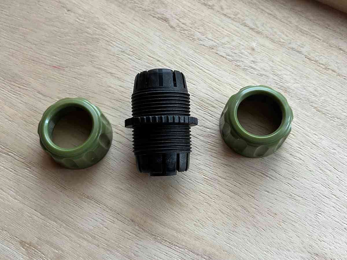 DAISO - ←新品〒ダイソー 手で回せるホースバンド 16mm〜25mm用 2個入り1パックの通販 by さざなみ's shop ダイソー ならラクマ