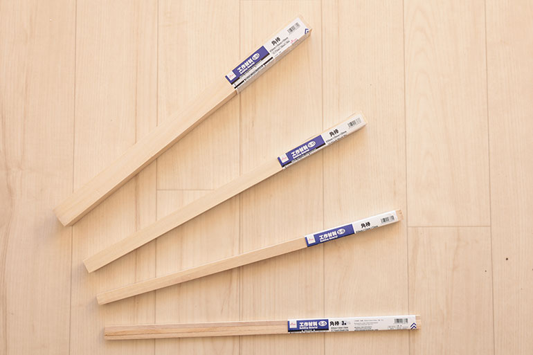 ダイソー「木材」のサイズと種類 板材、角棒、丸棒、ブロック、MDF材、木ダボ を紹介します。rooms19