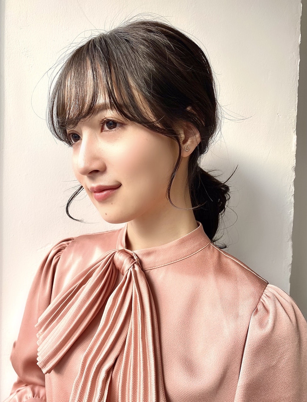 スーツに似合う髪型を教えて！女性におすすめヘアアレンジ27選