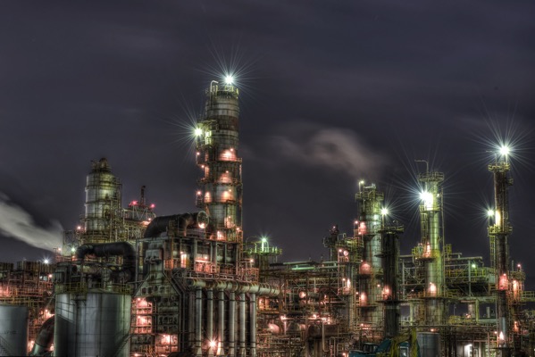 工場夜景 05 四日市コンビナート、機能美は“ＳＦの世界”ニュースイッチ by 日刊工業新聞社