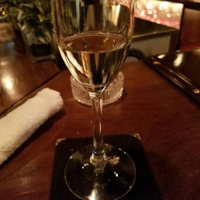 新橋 Wine Bar Age・ワインバーアージュ（ガールズバー） 【ガルパラ】