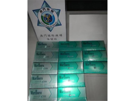 楽天市場 VAAL GLAZ 6500 約6500パフヴァール グラズ Joyetech ジョイテック 電子タバコ 電子シーシャ シーシャ持ち運び 水蒸気 VAPE べイプ 使い捨て タール ニコチン 0 節約 禁煙 父の日 : 雑貨ネットオンライン 楽天市場店