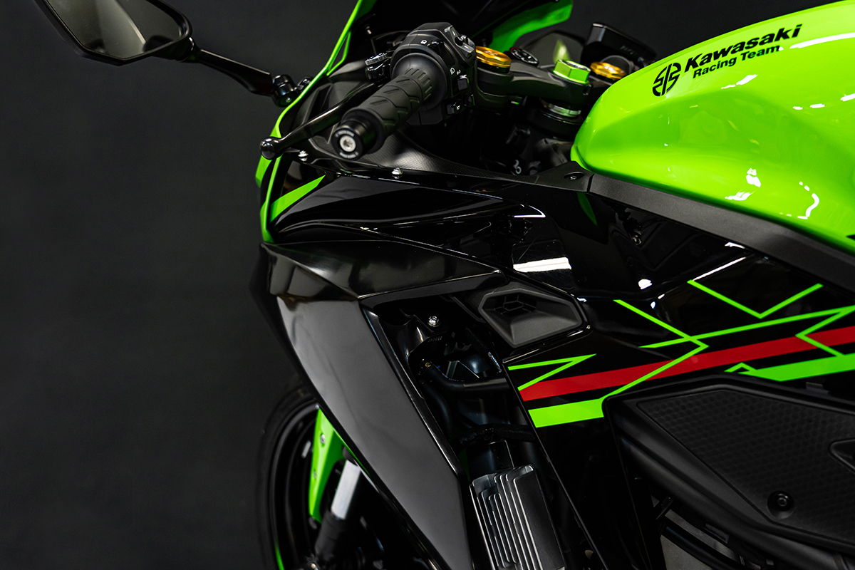 GSX-S1000で使用 新型カタナ 純正アンダーカウル カタナにGSX-S1000 20年 の