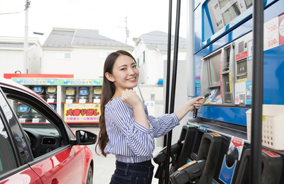 入れすぎ注意! 原付・バイクのセルフガソリンスタンでの入れ方詳細解説 どこまで入れる?okomoto