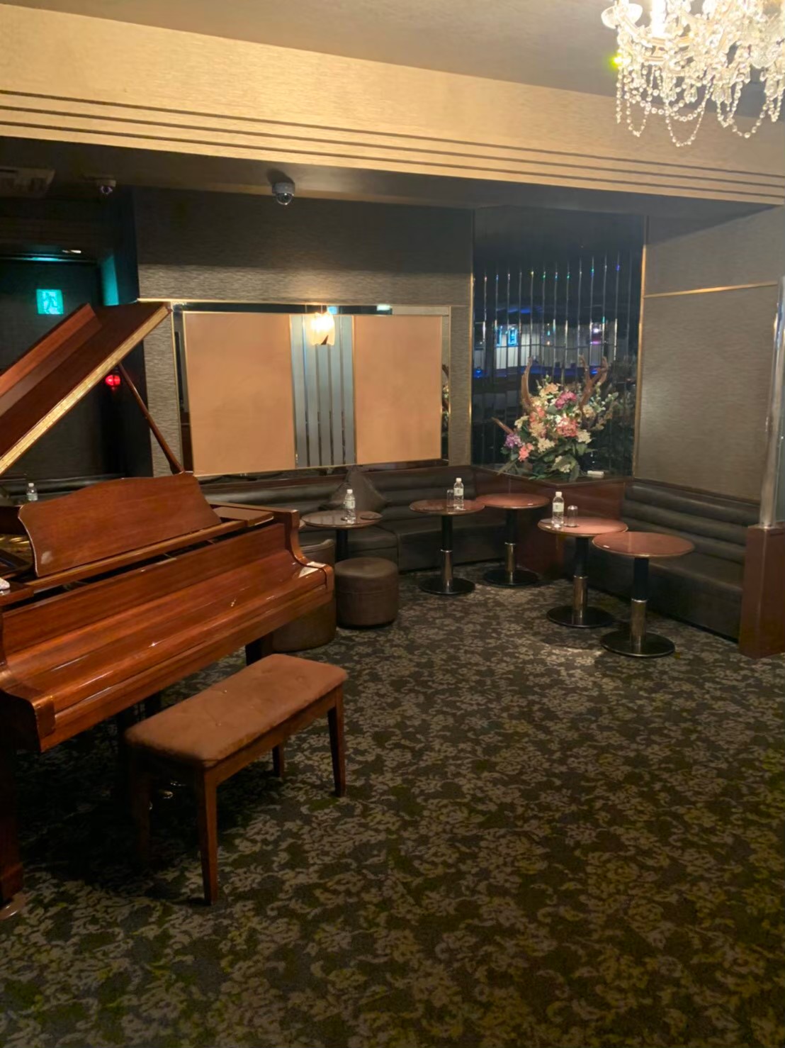 レストラン＆バーラウンジ「UPSTAIRS」イメージ - 梅田経済新聞