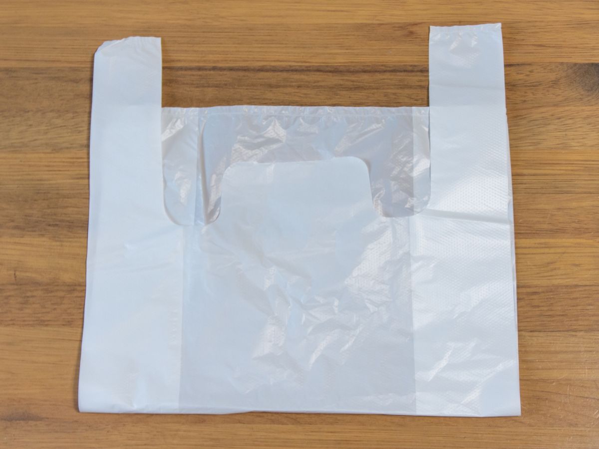 簡単にビニール袋を四角折りする方法に「すごい」「本当だ」 – grapeグレイプ